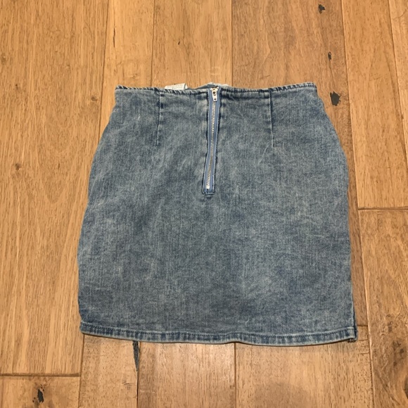 Denim mini skirt - Picture 2 of 2